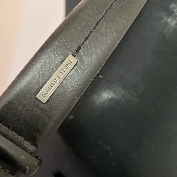 Donald J. Trump Signature Collection Black Leather Belt Size 36/90 - Picture 2 of 8